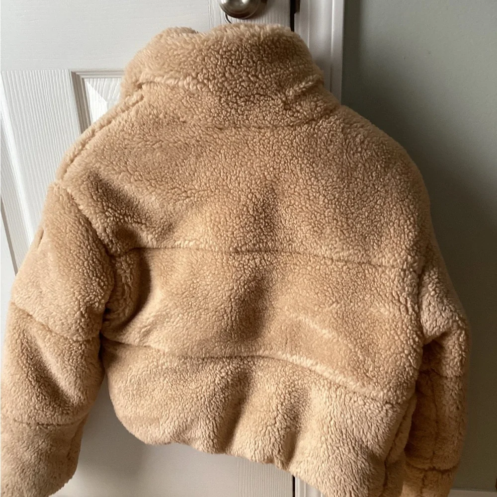 Alo Sherpa Snow Angel puffer (FINALPRICEDROP ) - Picture 8 of 11